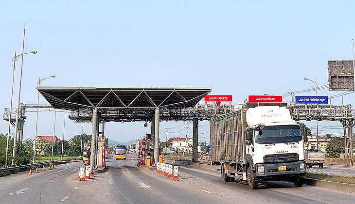 Quảng Trị rà soát ô tô cán bộ ở tỉnh cũ để đề xuất giảm phí qua trạm BOT Quảng Trị rà soát ô tô cán bộ ở tỉnh cũ để đề xuất giảm phí qua trạm BOT