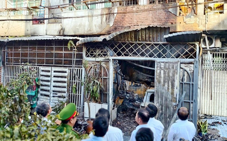 Cháy đường dây điện trung thế làm một người bị thương, ảnh hưởng 4 căn nhà - Ảnh 3.