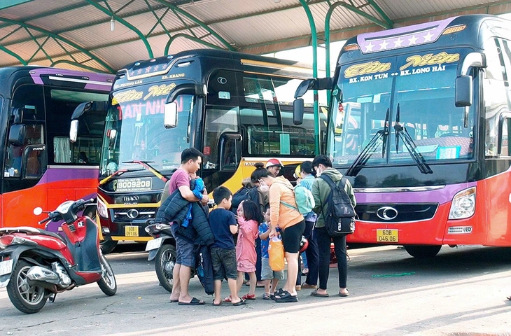 Gia Lai đưa đón cán bộ đi làm việc giữa Pleiku và Quy Nhơn