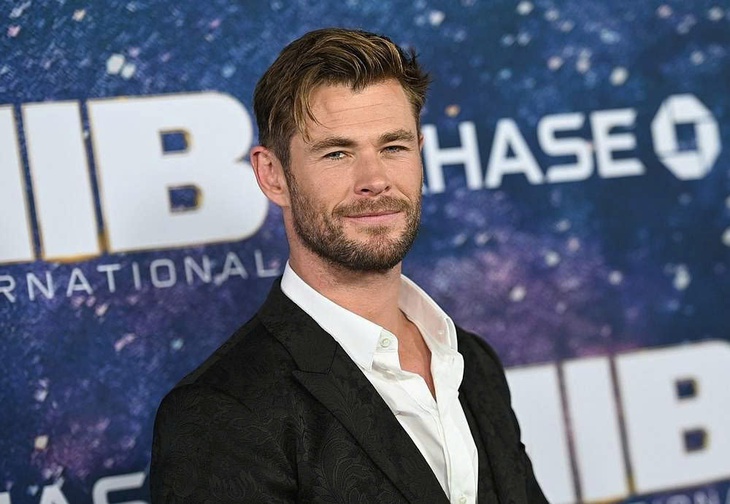 Leonardo DiCaprio, Brad Pitt lọt top 50 người đàn ông quyến rũ nhất mọi thời đại - Ảnh 11. Brad Pitt, David Beckham lọt top 50 người đàn ông quyến rũ nhất mọi thời đại - Ảnh 11.