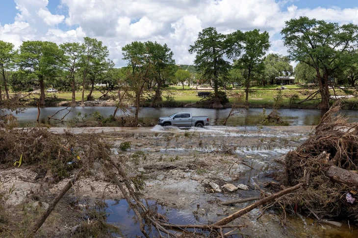 1 tuần sau thảm họa lũ lụt, Texas vẫn chưa tìm thấy ai sống sót 1 tuần sau thảm họa lũ lụt, Texas vẫn chưa tìm thấy ai sống sót