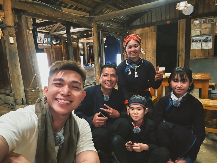 Đừng nghĩ người miền núi không biết con tôm là thiếu thốn, bạn thấy con heo đen bao giờ chưa Đừng nghĩ người miền núi không biết con tôm là thiếu thốn, bạn thấy con heo đen bao giờ chưa