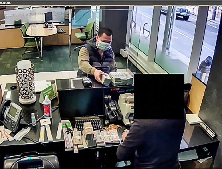 ‘Sát thủ thầm lặng’ fentanyl – Kỳ 6: Hô biến đồng tiền chết chóc fentanyl thành tiền sạch ‘Sát thủ thầm lặng’ fentanyl – Kỳ 6: Hô biến đồng tiền chết chóc fentanyl thành tiền sạch