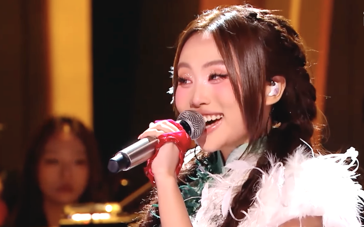 Phương Mỹ Chi và Khả Lâu hát như làm xiếc, là ‘nữ vương ngàn mặt’ ở Sing! Asia - Ảnh 3.