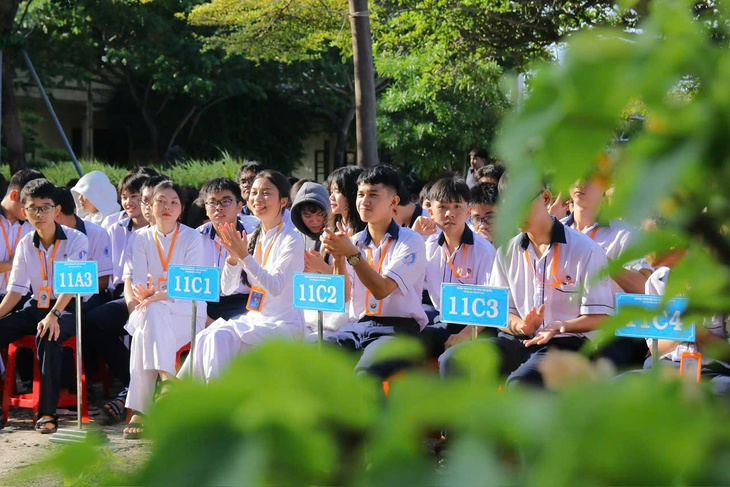 Thầy trò cùng nói không với điện thoại trong ngôi trường ở đảo xa- Ảnh 2. Điện thoại - Ảnh 2.