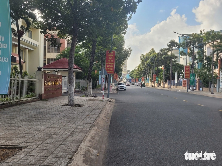 trụ sở dôi dư - Ảnh 1.