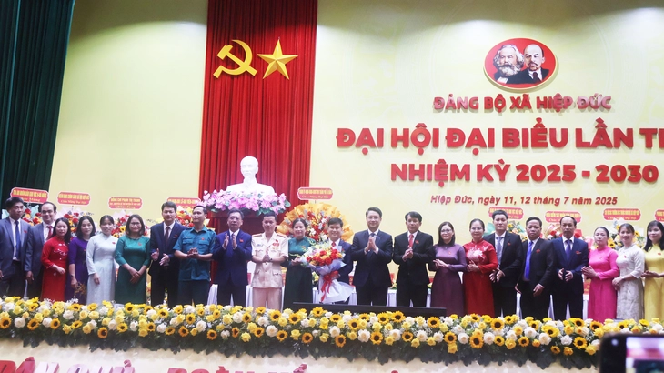Phó bí thư Thành ủy Đà Nẵng 'nhắc' xã Hiệp Đức phấn đấu sớm thành xã thông minh - Ảnh 2.