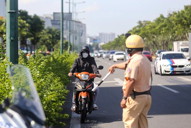 đường Phạm Văn Đồng - Ảnh 1.