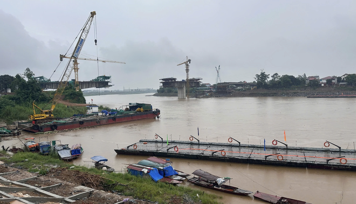 cầu phong châu - Ảnh 1.