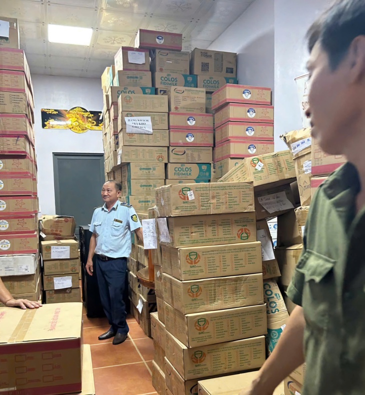 Tây Ninh xử lý hình sự 9 vụ buôn lậu, gian lận thương mại, hàng giả trong đợt cao điểm - Ảnh 3.