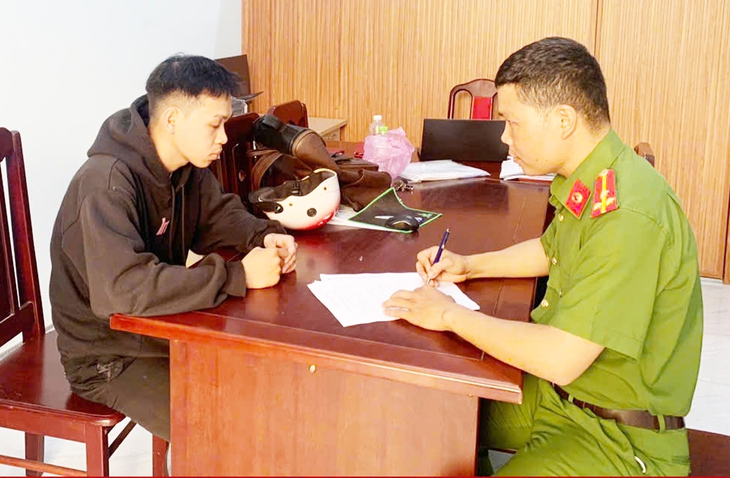 giật dây chuyền - Ảnh 1.