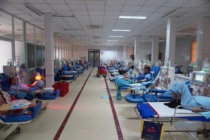 Bệnh viện Quân y 120: Người trẻ chạy thận tăng gấp 3 lần - Ảnh 1.