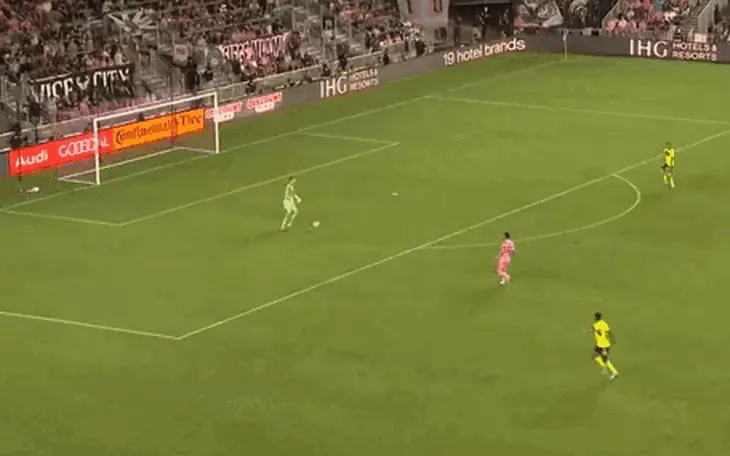 Inter Miami 'chiều lòng' Messi bằng thương vụ kỷ lục - Ảnh 3.