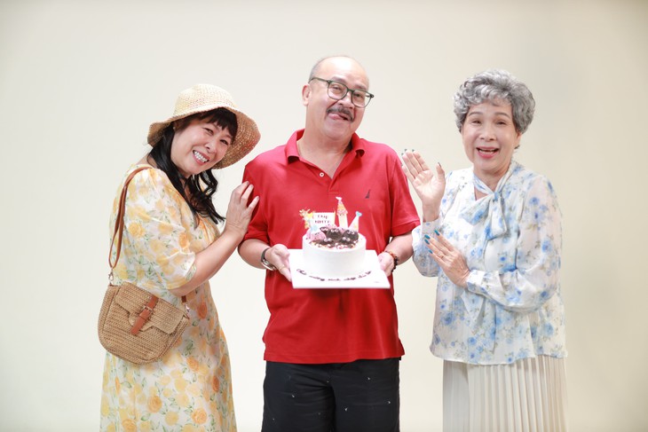 'Nhà mình thôi đi!': Khi kỳ nghỉ gia đình trở thành cuộc sát hạch của những tổn thương giấu kín - Ảnh 2. Nhà mình thôi đi!: Khi kỳ nghỉ gia đình trở thành cuộc sát hạch của những tổn thương giấu kín - Ảnh 2.