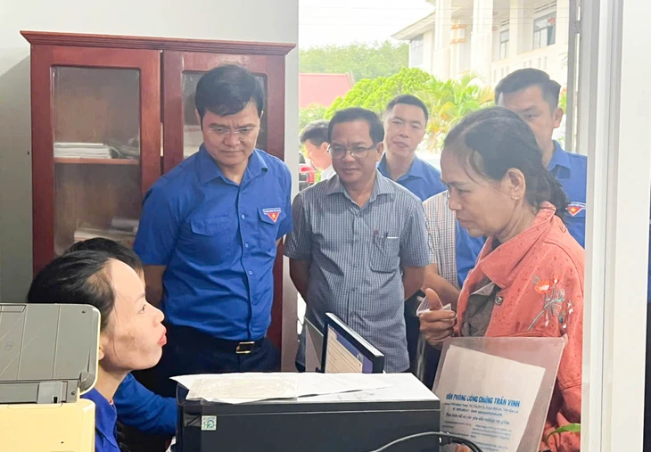 Bí thư thứ nhất Trung ương Đoàn thăm đoàn viên các xã biên giới tỉnh Gia Lai- Ảnh 2. Bí thư thứ nhất Trung ương Đoàn thăm đoàn viên các xã biên giới tỉnh Gia Lai - Ảnh 2.