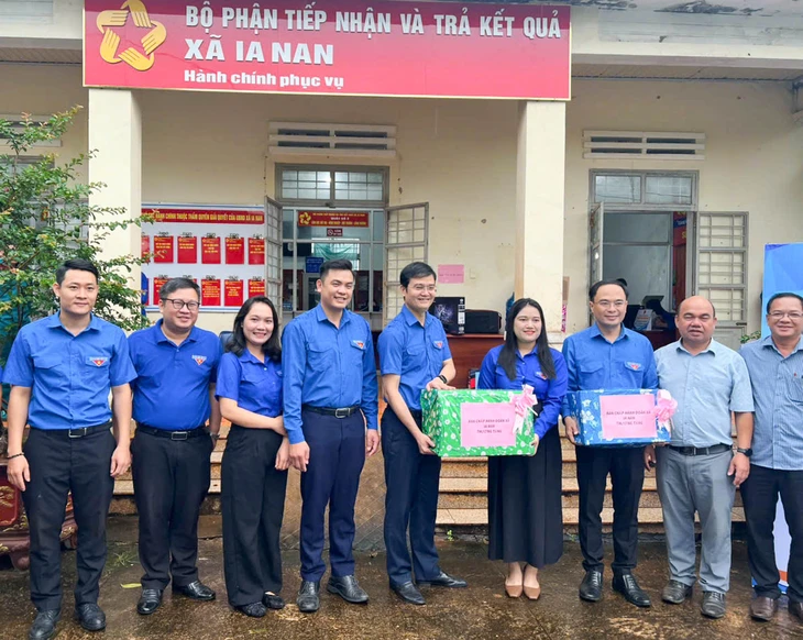 Bí thư thứ nhất Trung ương Đoàn thăm đoàn viên các xã biên giới tỉnh Gia Lai- Ảnh 1. Bí thư thứ nhất Trung ương Đoàn thăm đoàn viên các xã biên giới tỉnh Gia Lai - Ảnh 1.