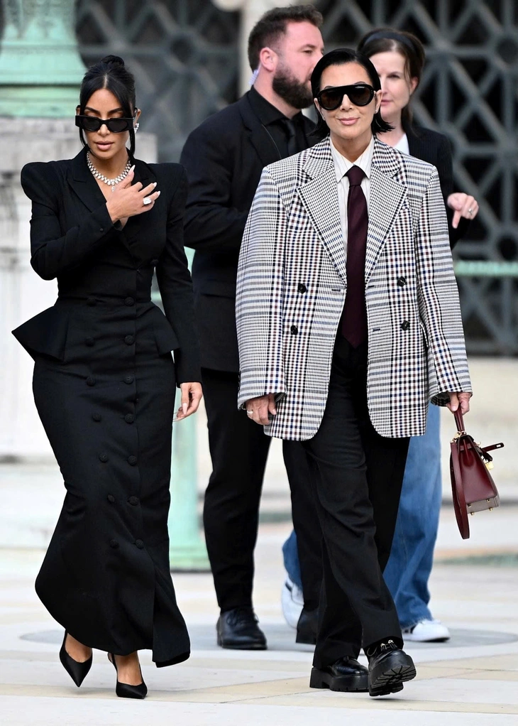 Kim Kardashian: 'Tắc kè hoa' thời trang hiện đại của Hollywood - Ảnh 7. Kim Kardashian - Ảnh 7.