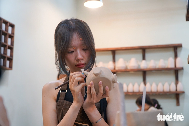 Mở hầu bao làm gốm thủ công, chữa lành giữa lòng thành phố - Ảnh 6. chữa lành - Ảnh 6.
