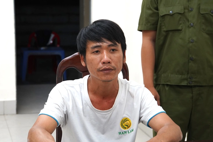 Tây Ninh: Tổ trưởng an ninh khu phố vận động, chở thanh niên chém người ra đầu thú - Ảnh 1.
