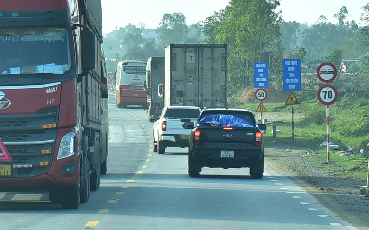 Thực hư biển báo tốc độ 60km/h đặt ngay sau 70km/h trên quốc lộ 1 - Ảnh 1.