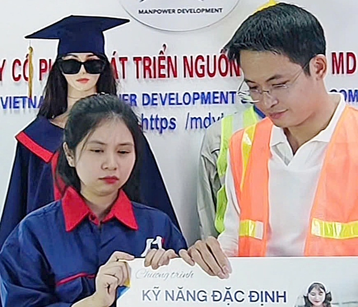 Sinh viên loay hoay xin việc sau tốt nghiệp - Kỳ 2: Bí quyết ra trường có việc ngay: lăn lộn từ sớm? - Ảnh 2. xin việc - Ảnh 2.