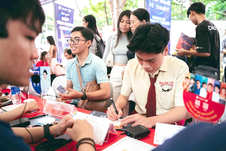 Lưu ý gì khi xét tuyển đại học 2025? - Ảnh 1. xét tuyển - Ảnh 1.