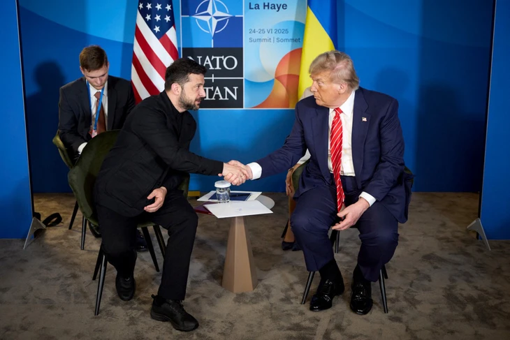 Báo Mỹ: ông Trump hỏi ông Zelensky có thể tấn công tới Matxcơva không - Ảnh 1. Trump - Ảnh 1.