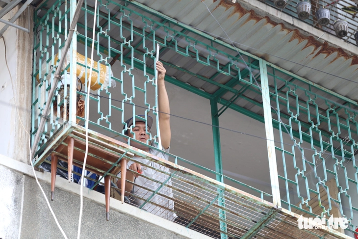 Hơn 100 hộ dân ở cư xá Thanh Đa đã tháo dỡ 'chuồng cọp' sau khi được vận động - Ảnh 5.