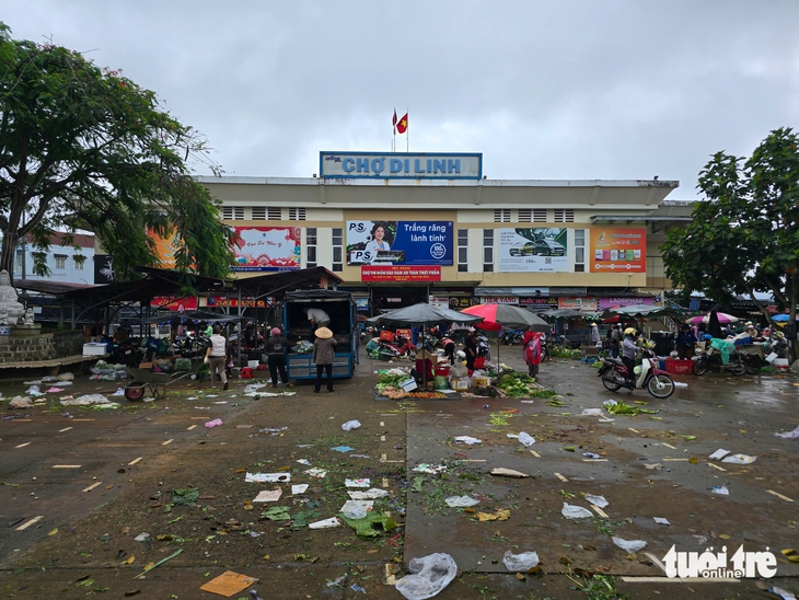 Công an điều tra vụ tiểu thương tố bị hành hung tại chợ ở Lâm Đồng- Ảnh 2. Công an điều tra vụ tiểu thương tố bị hành hung tại chợ ở Lâm Đồng - Ảnh 2.