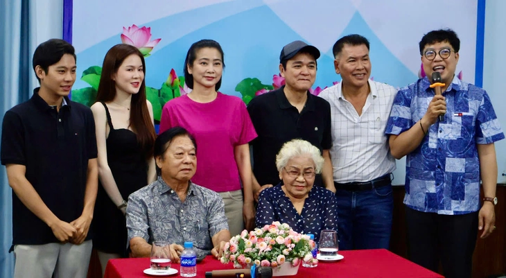 Sân khấu TP.HCM không nên sa đà vào giải trí đơn thuần mà bỏ quên yếu tố chính luận - Ảnh 3. sân khấu TP.HCM - Ảnh 3.