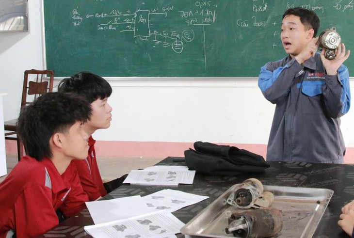 Học nghề để nuôi chữ sau tốt nghiệp - Ảnh 1. học nghề - Ảnh 1.
