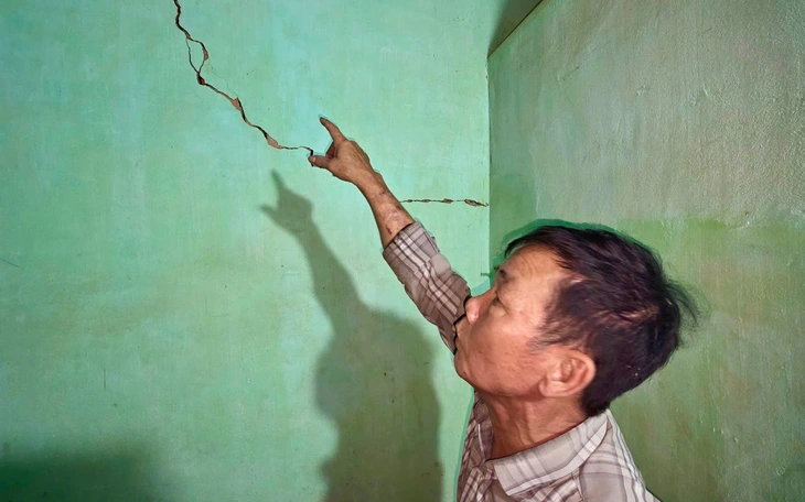 Người dân chặn đơn vị thi công cao tốc Chí Thạnh - Vân Phong vì làm nứt nhà - Ảnh 8.