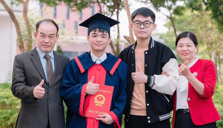 Thủ khoa khối A00 toàn quốc: Không cần học quá nhiều, nhưng phải học đúng cách - Ảnh 1.