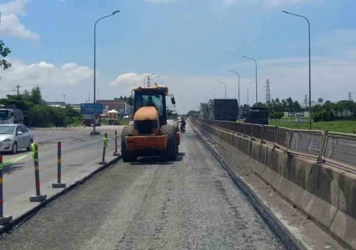 Sửa chữa lớn toàn tuyến quốc lộ 1 qua Quảng Ngãi - Ảnh 3.