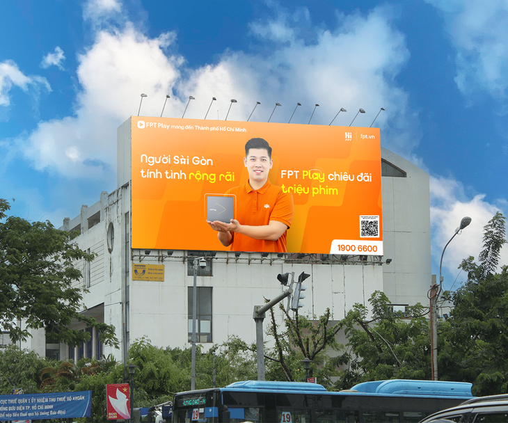 FPT ‘phủ cam’ toàn quốc: 1000 lời chào sáng tạo đậm bản sắc Việt - Ảnh 4.