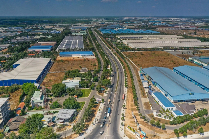 công nghiệp - Ảnh 2.