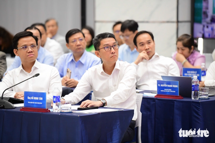 Làm gì để 'siêu đô thị' TP.HCM định hình trục công nghiệp mới? - Ảnh 6.
