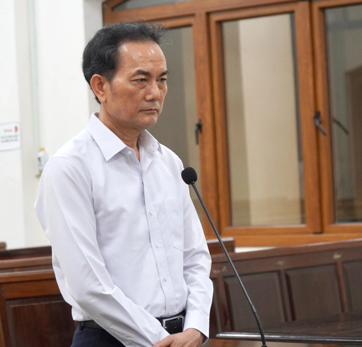 Ra tòa, cựu phó chủ tịch UBND tỉnh Đồng Nai nói ‘rất ân hận, đau đớn' - Ảnh 1.