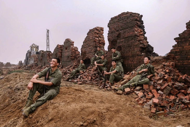 Mưa đỏ - Ảnh 3.