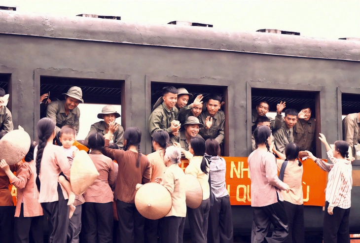 Mưa đỏ - Ảnh 4.