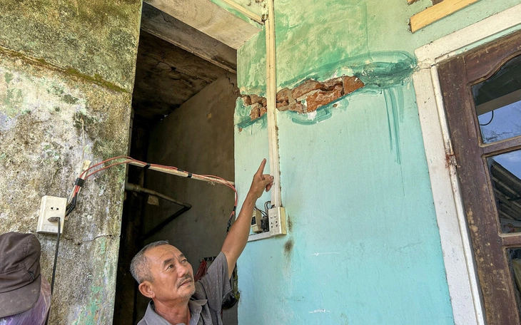 Trường học ở Thanh Hóa vừa đưa vào sử dụng 8 tháng đã ngấm nước, nứt tường - Ảnh 6.