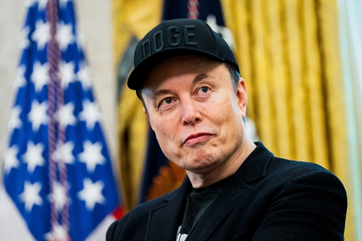 'Bạn gái AI' của Elon Musk bị chỉ trích vì gợi dục trẻ em, Grok phát ngôn bài Do Thái - Ảnh 3. Elon Musk - Ảnh 3.