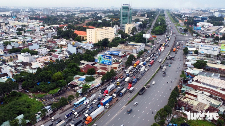 Không để mỗi lần sửa chữa là đường cao tốc tắc nghẽn, kẹt xe nghiêm trọng - Ảnh 2.