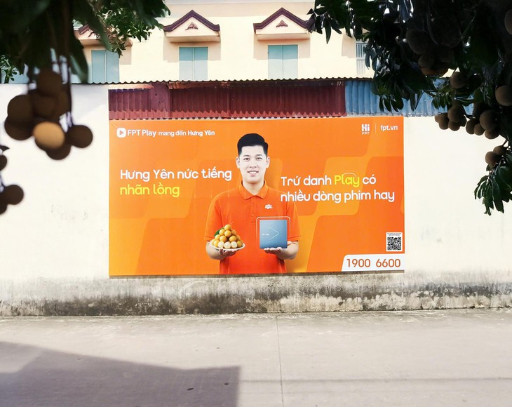 FPT ‘phủ cam’ toàn quốc: 1000 lời chào sáng tạo đậm bản sắc Việt - Ảnh 3.