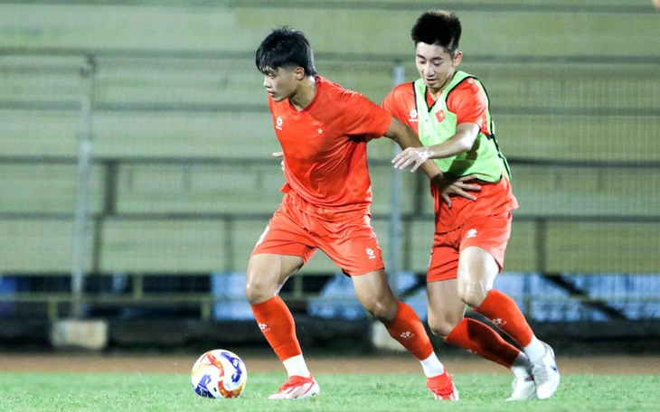 Văn Khang, Viktor Lê đá chính trận U23 Việt Nam đấu Lào - Ảnh 3.