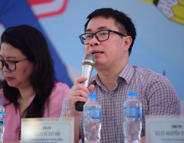 Đủ điểm sàn vào trường nhưng không đủ đậu ngành yêu thích, làm sao? - Ảnh 5. xét tuyển - Ảnh 5.