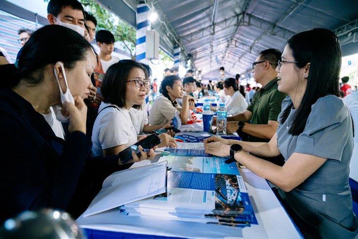 Bộ Giáo dục và Đào tạo lưu ý thí sinh thời điểm 'nóng' đăng ký xét tuyển - Ảnh 10. Bộ Giáo dục và Đào tạo lưu ý thí sinh thời điểm 'nóng' đăng ký xét tuyển - Ảnh 10.