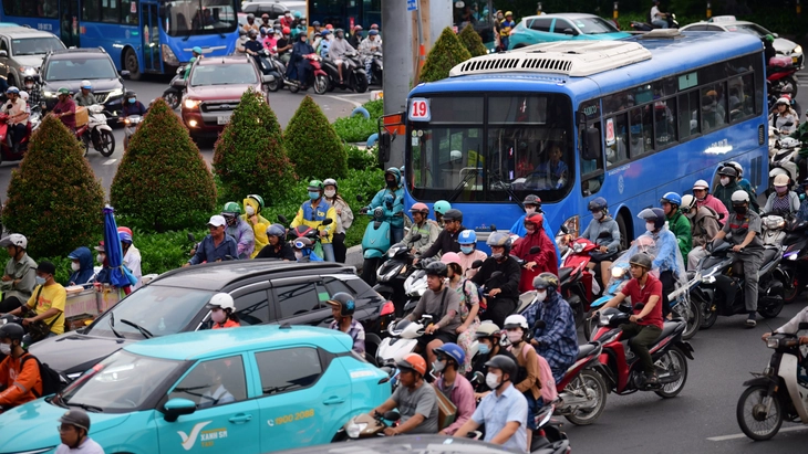 xe xăng - Ảnh 1.