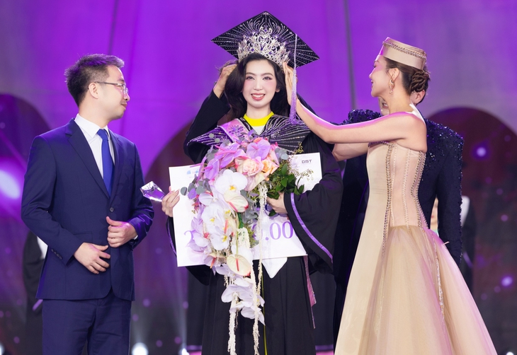 Sinh viên y Hà Nội Đặng Quỳnh Anh là Hoa khôi Sinh viên Việt Nam 2024 - Ảnh 1. Hoa khôi Sinh viên Việt Nam - Ảnh 1.