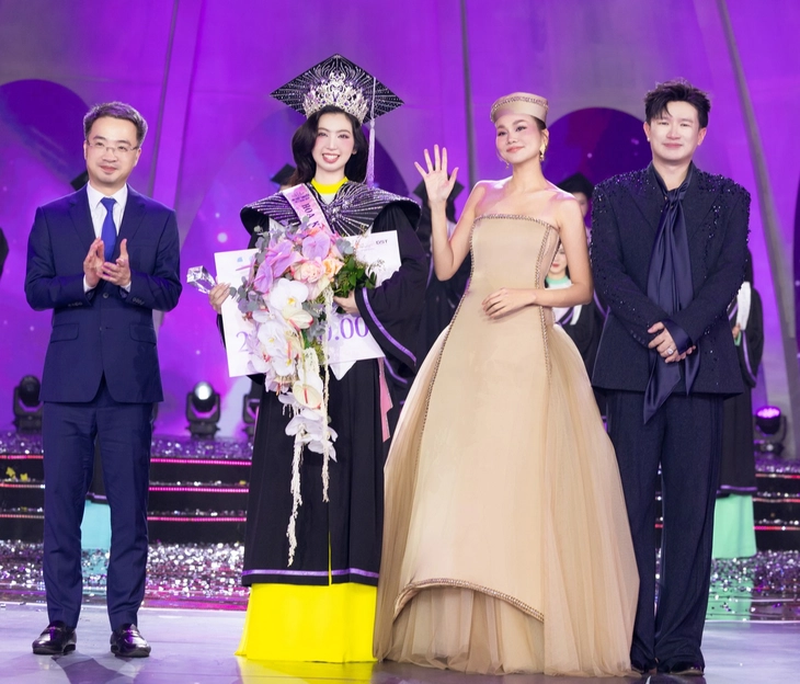 Sinh viên y Hà Nội Đặng Quỳnh Anh là Hoa khôi Sinh viên Việt Nam 2024 - Ảnh 12. Hoa khôi Sinh viên Việt Nam - Ảnh 12.